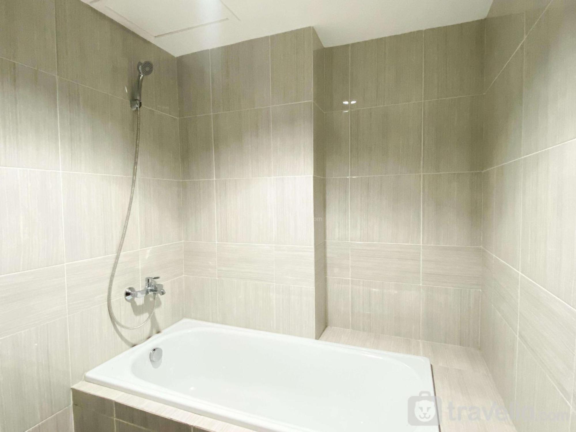 Modern Look And Comfy 2br Vasanta Innopark By Travelio * Bekasi