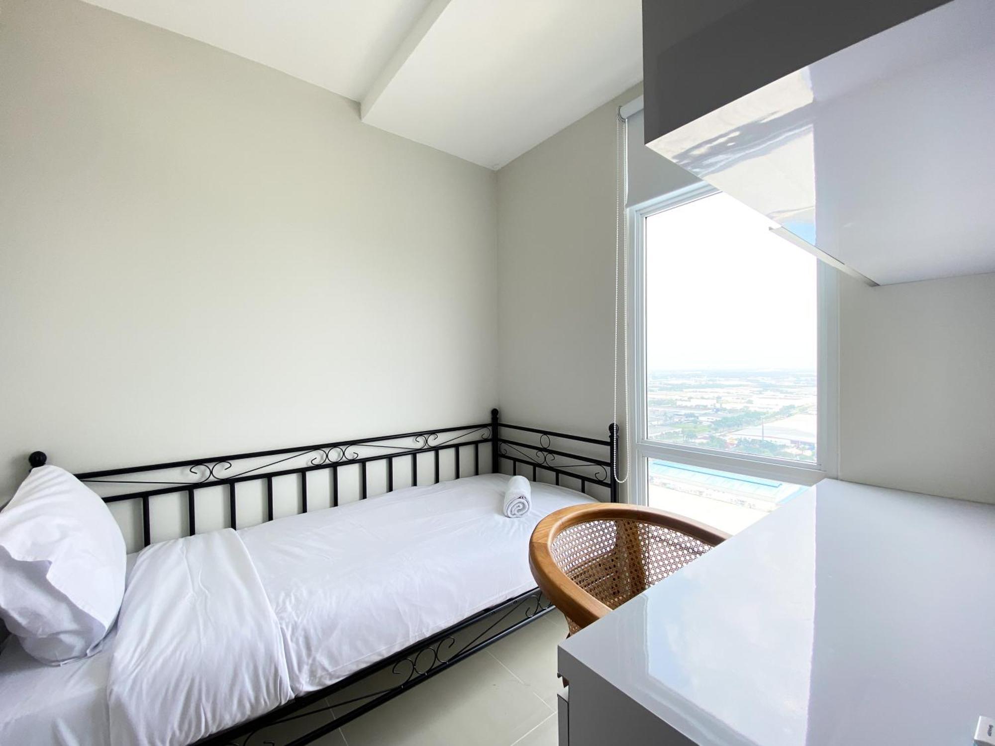 Modern Look And Comfy 2br Vasanta Innopark By Travelio