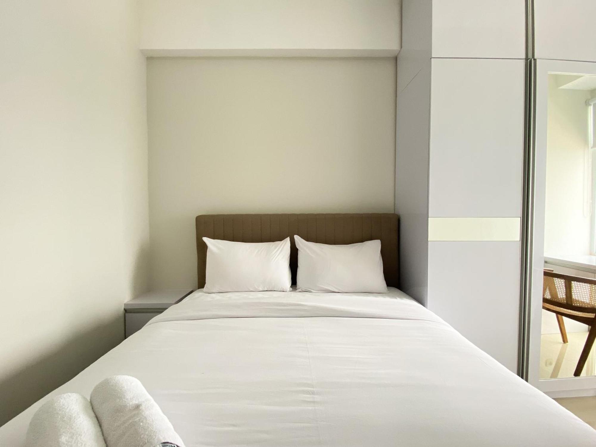 Modern Look And Comfy 2br Vasanta Innopark By Travelio Bekasi