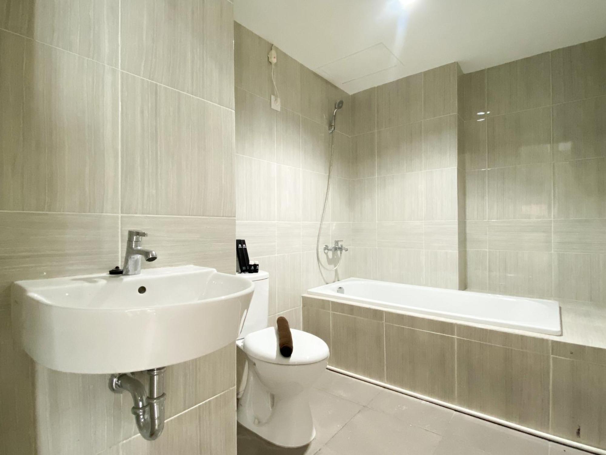 Modern Look And Comfy 2br Vasanta Innopark By Travelio