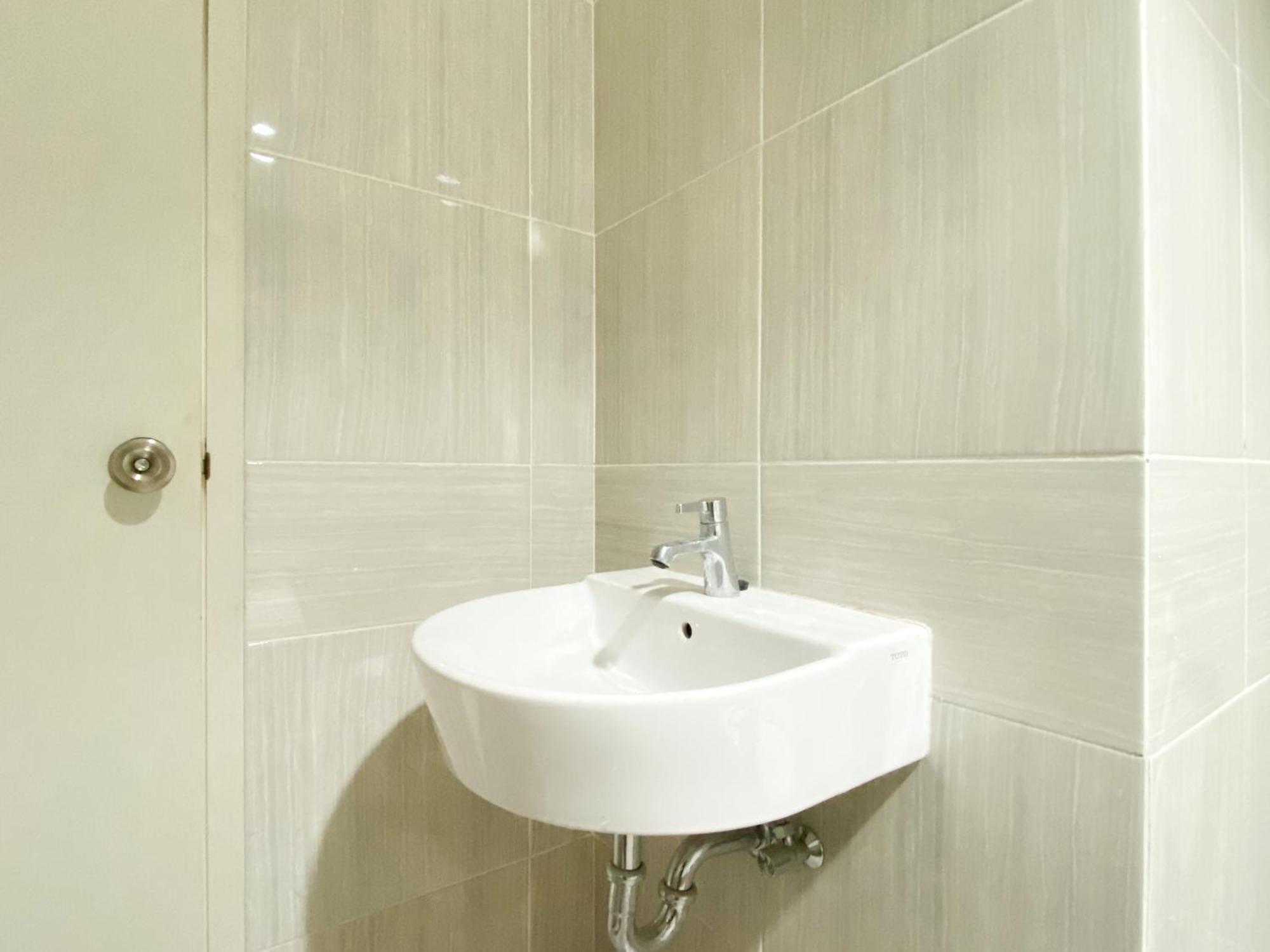 Modern Look And Comfy 2br Vasanta Innopark By Travelio